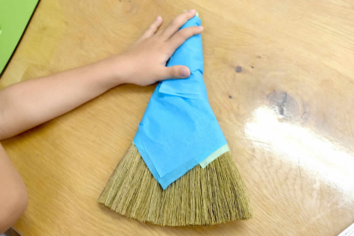 ハロウィンの工作に 小学生による魔女のほうきの作り方 Tuktuk子ども工作館よみもの